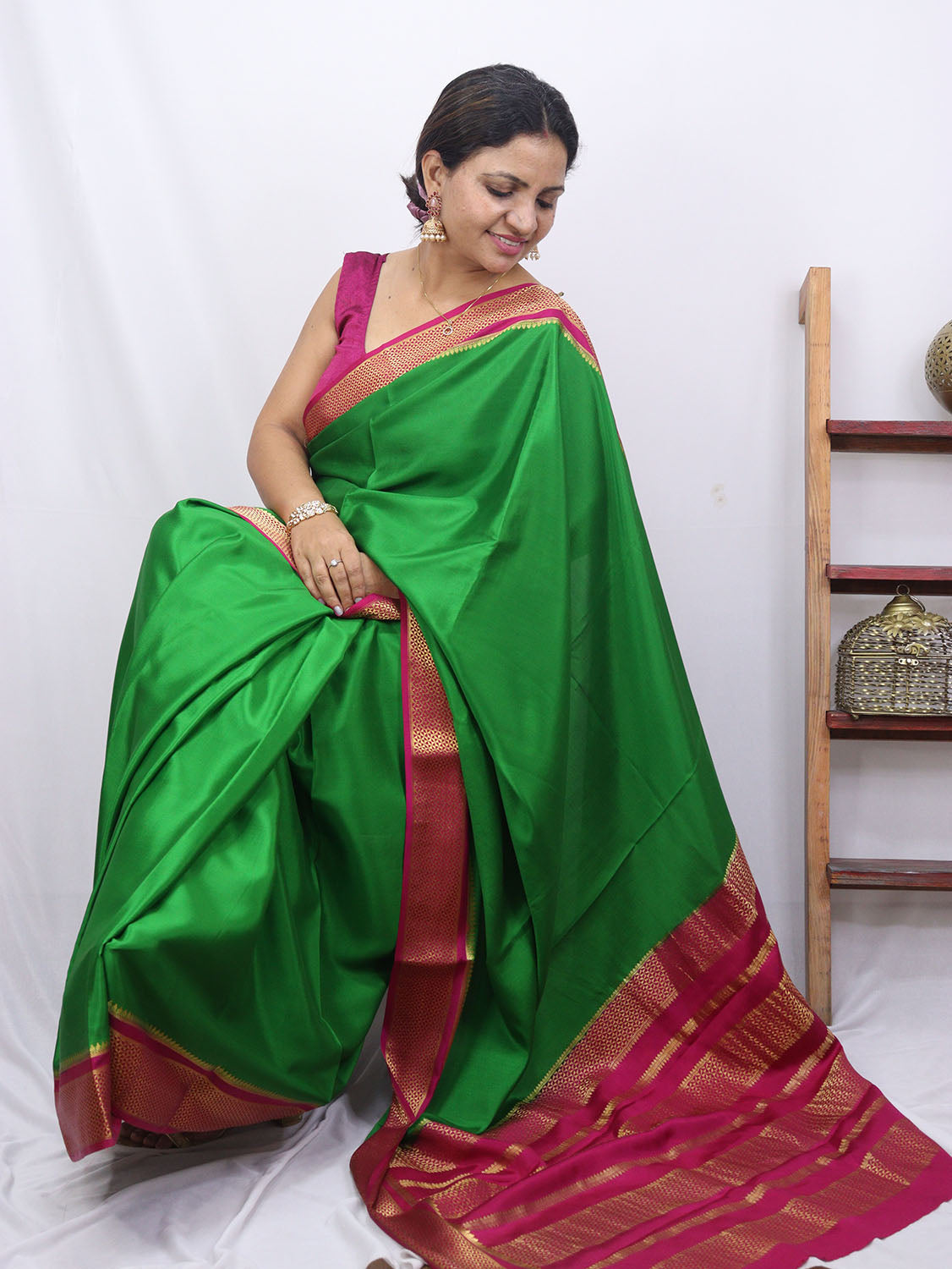 Green Mysore Handloom Pure Crepe Silk Saree - Luxurion World