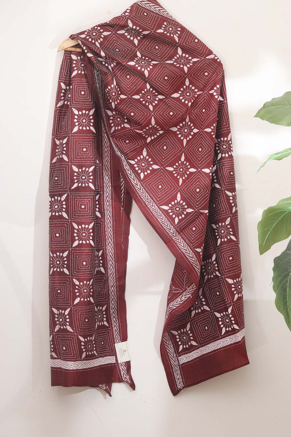 Exquisite Maroon Kantha Silk Stole: Hand-Embroidered Elegance - Luxurion World