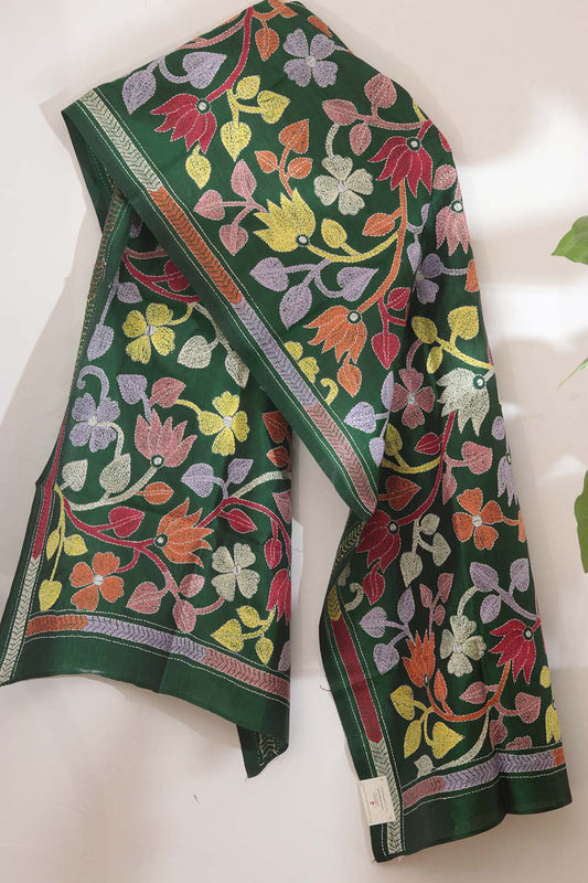 Exquisite Green Hand Embroidered Kantha Silk Stole: Pure Bangalore Elegance