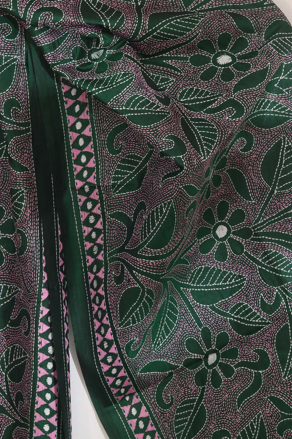 Exquisite Green Hand Embroidered Kantha Silk Stole: A Timeless Bangalore Beauty - Luxurion World