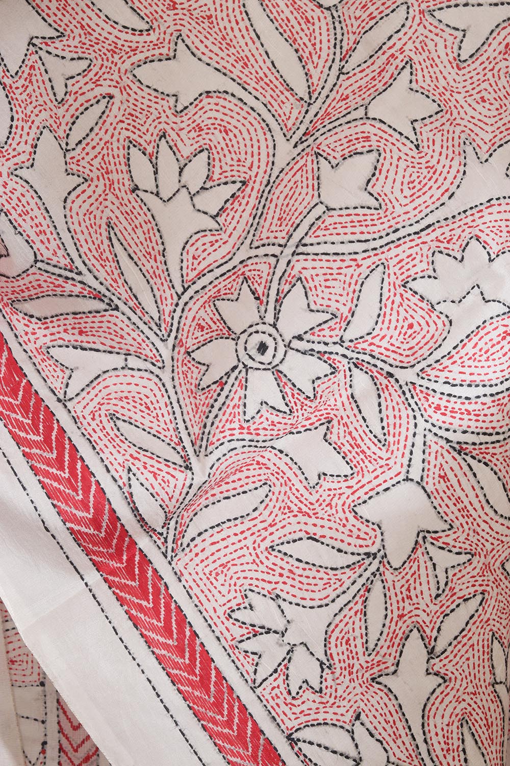 Elegant Off White Kantha Silk Stole with Hand Embroidery - Luxurion World