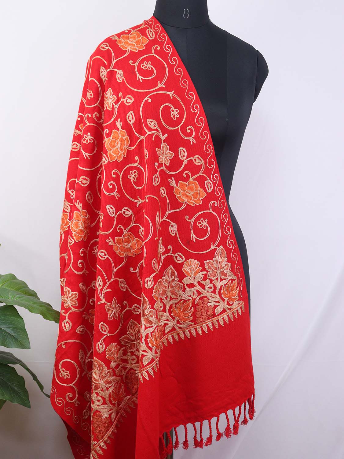 Red Embroidered Kashmiri Aari Work Woollen Stole - Luxurion World