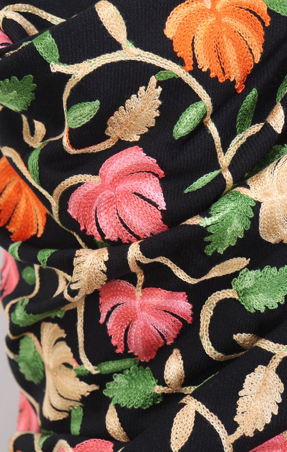 Black Embroidered Kashmiri Aari Work Woollen Stole - Luxurion World