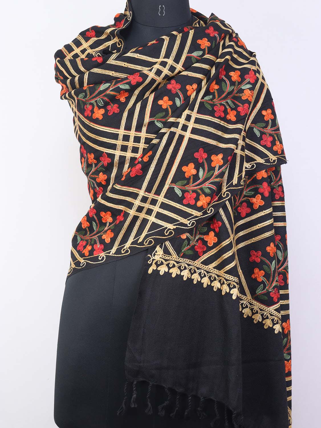 Black Embroidered Kashmiri Aari Work Woollen Stole - Luxurion World