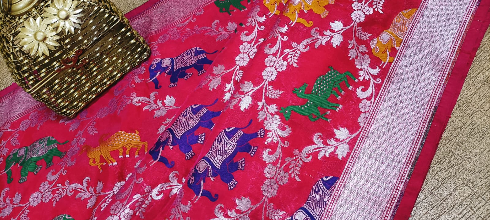 Pink Handloom Banarasi Silk Figure Design Silver Zari Dupatta - Luxurion World