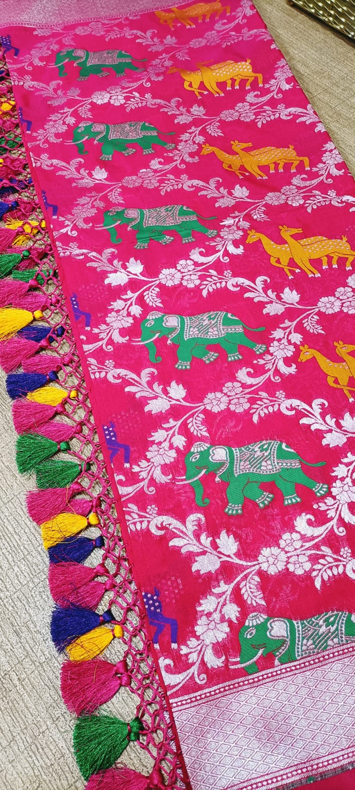 Pink Handloom Banarasi Silk Figure Design Silver Zari Dupatta - Luxurion World