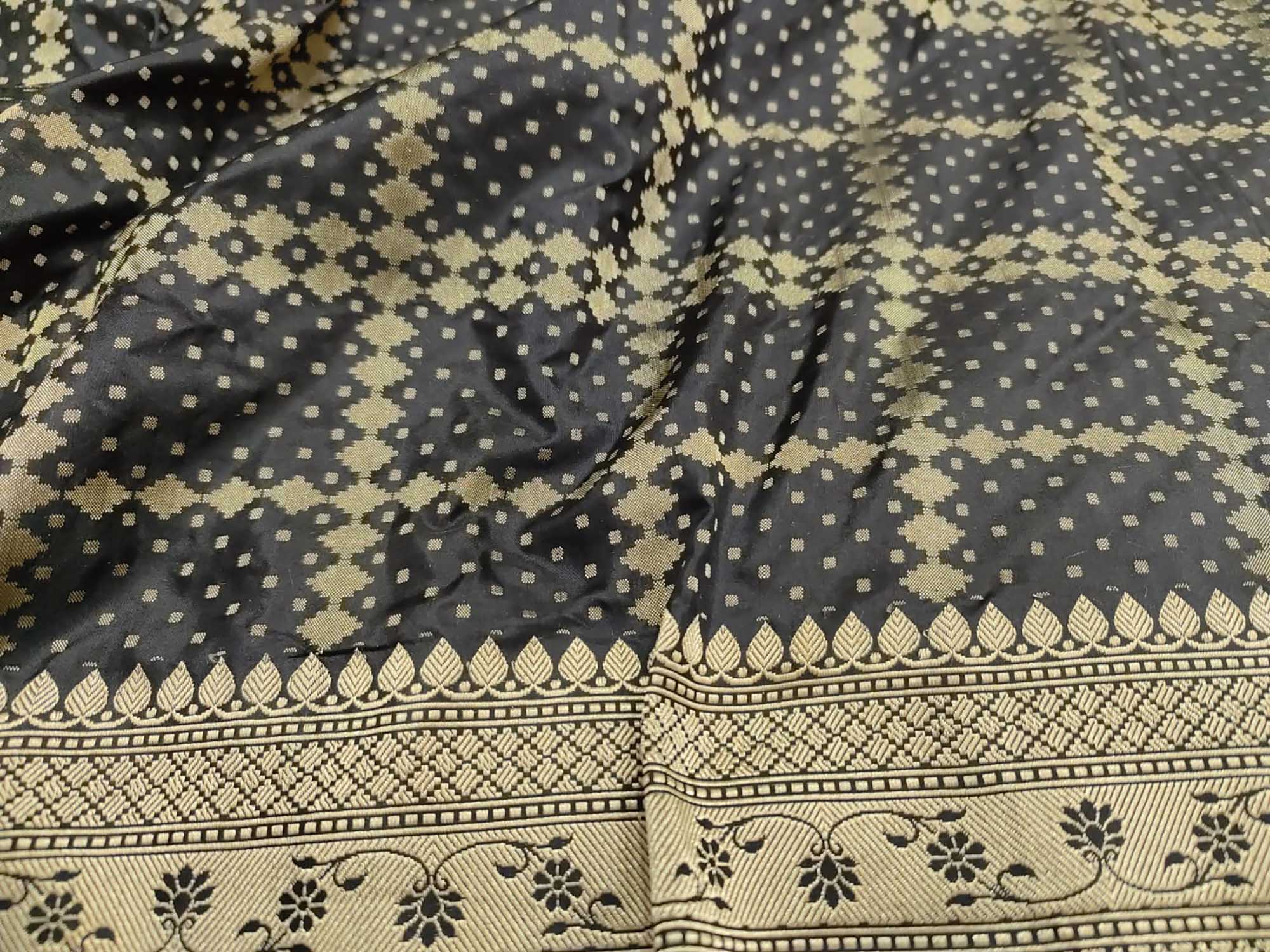 Black Banarasi Handloom Pure Katan Silk Dupatta - Luxurion World