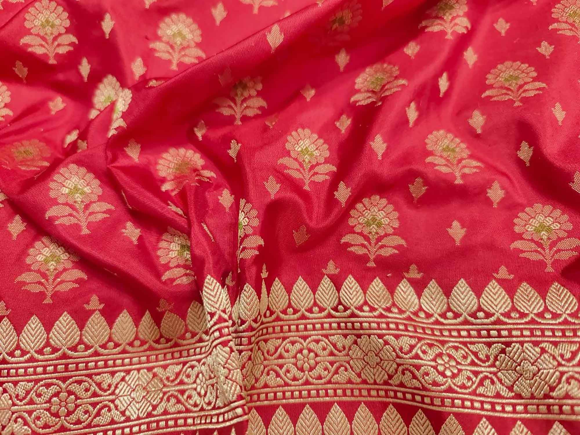 Red Banarasi Handloom Pure Katan Silk Dupatta - Luxurion World