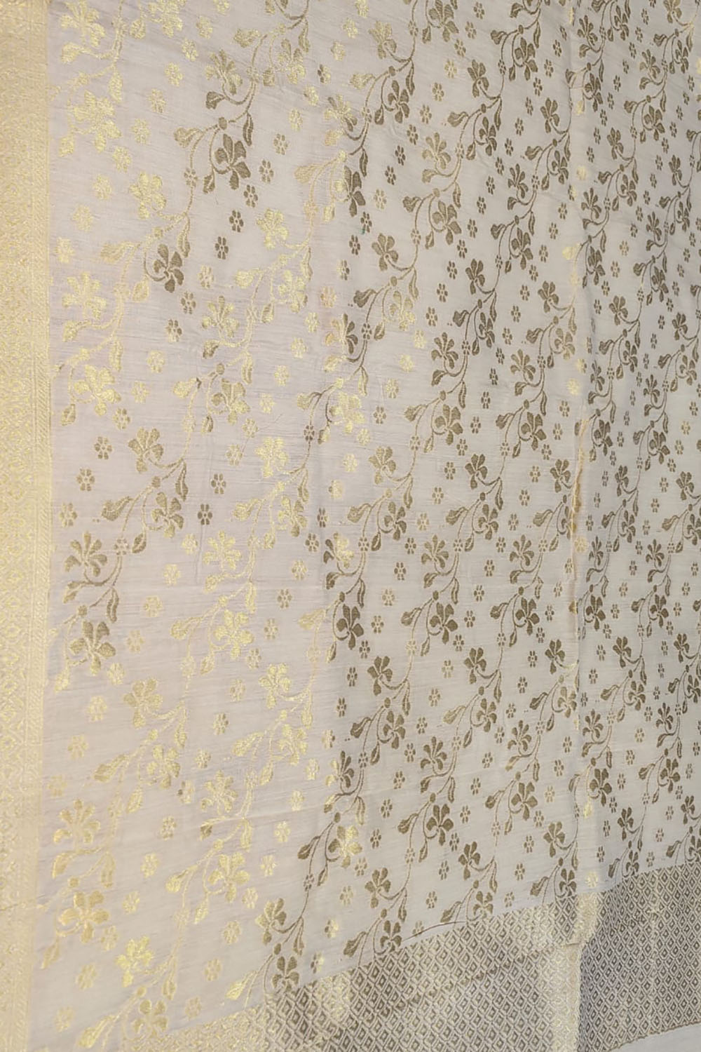 Dazzling Dyeable Banarasi Handloom Moonga Silk Dupatta - Luxurion World