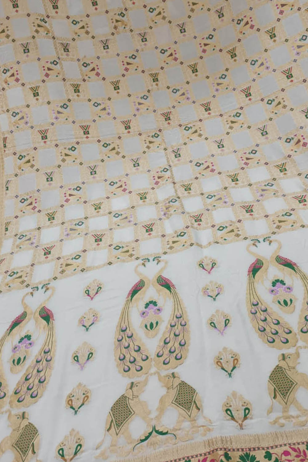 Exquisite Dyeable Banarasi Handloom Tussar Georgette Meenakari Dupatta: A Masterpiece of Elegance - Luxurion World