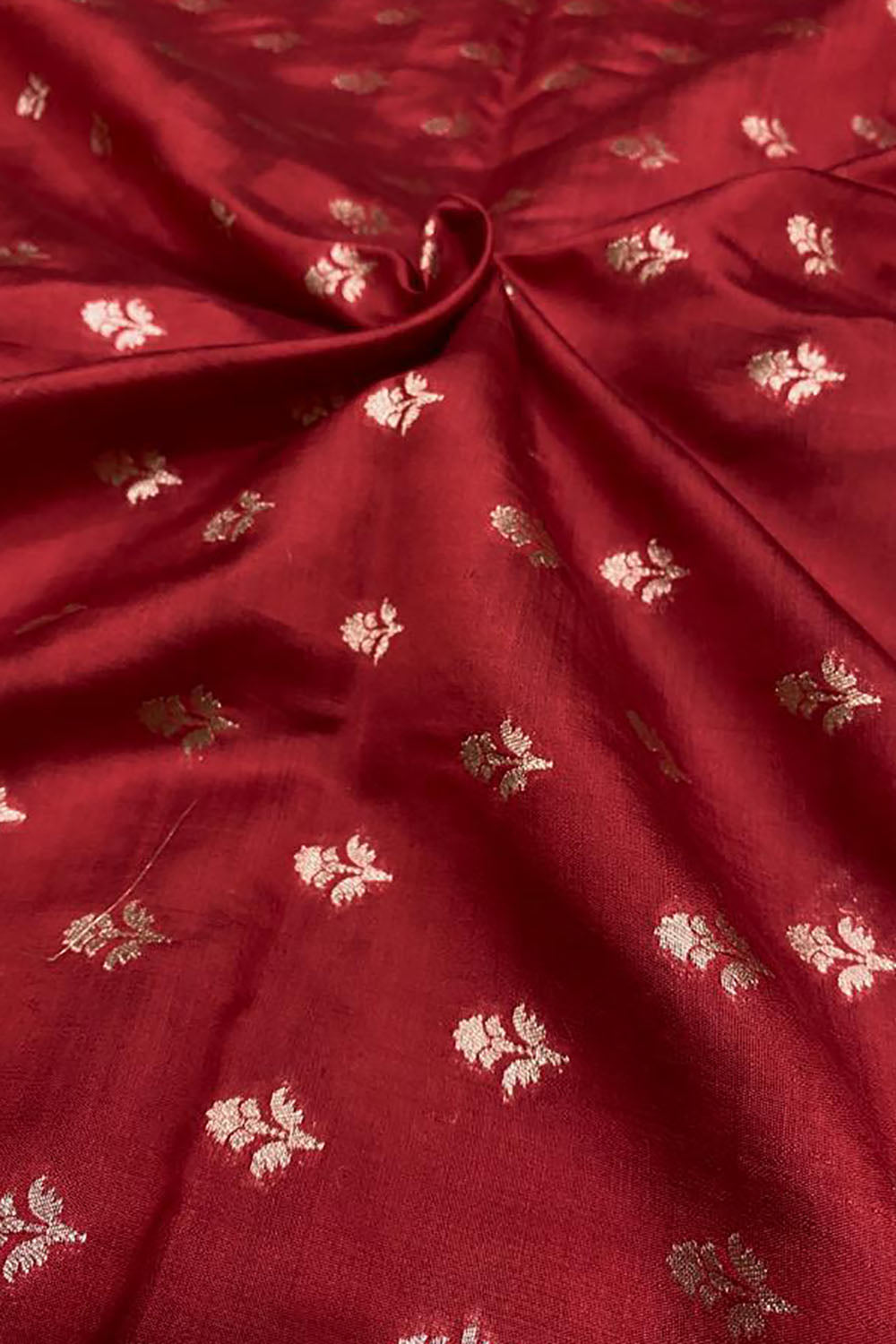Red Banarasi Chiniya Silk Fabric ( 1 Mtr ) - Luxurion World