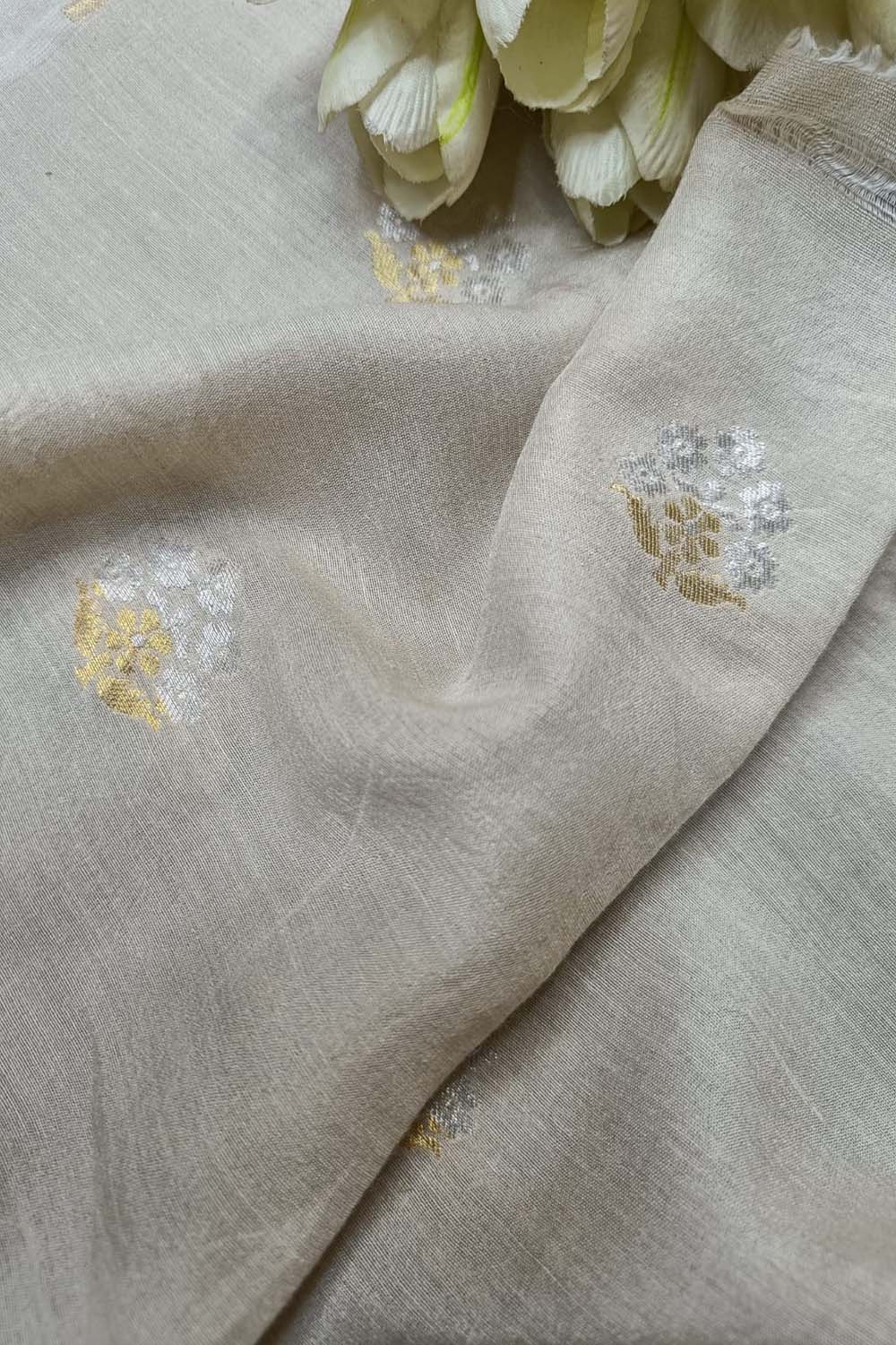 Luxurious Dyeable Banarasi Handloom Pure Moonga Silk - Luxurion World