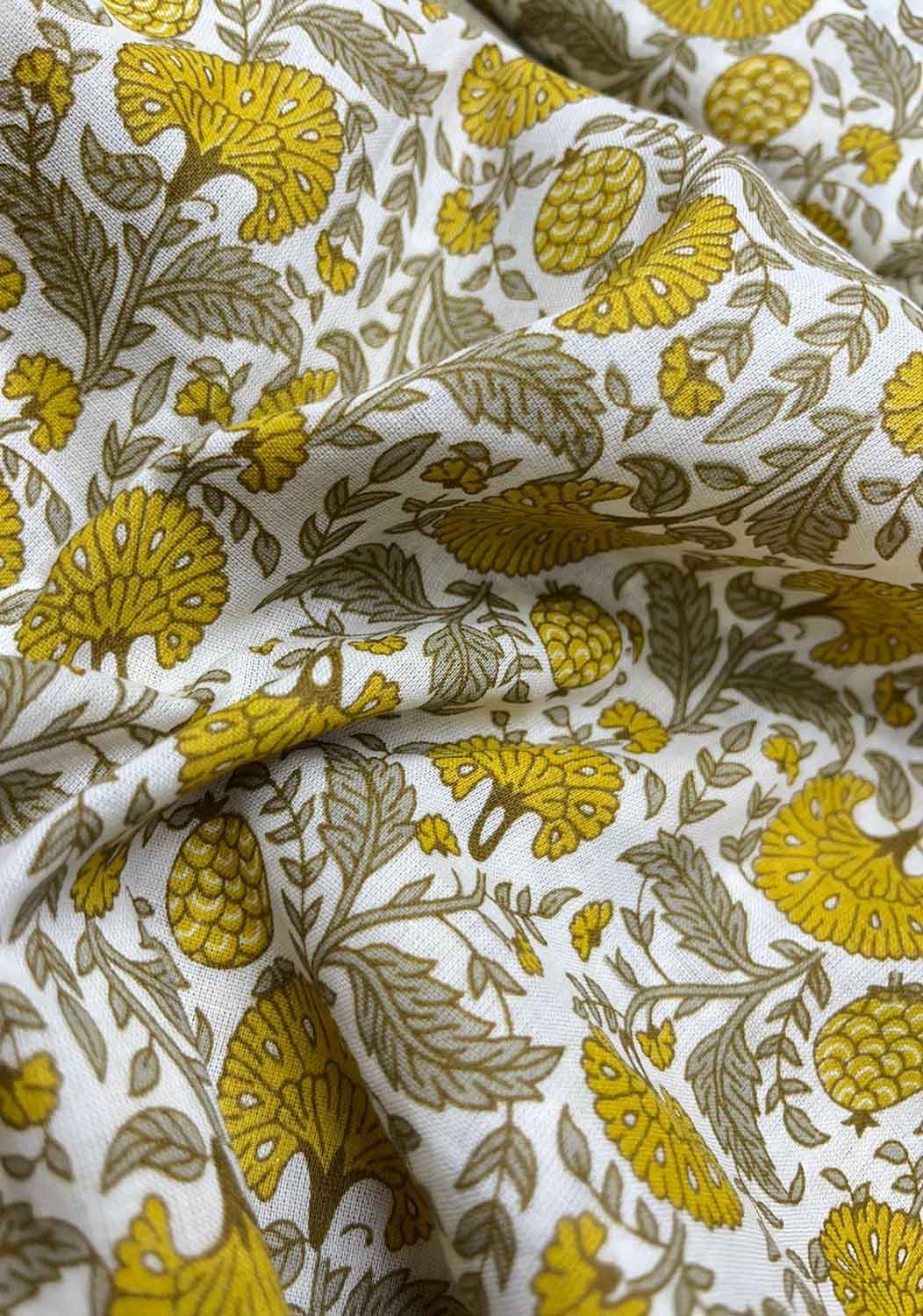 Off White Digital Printed Cotton Fabric ( 1 Mtr ) - Luxurion World