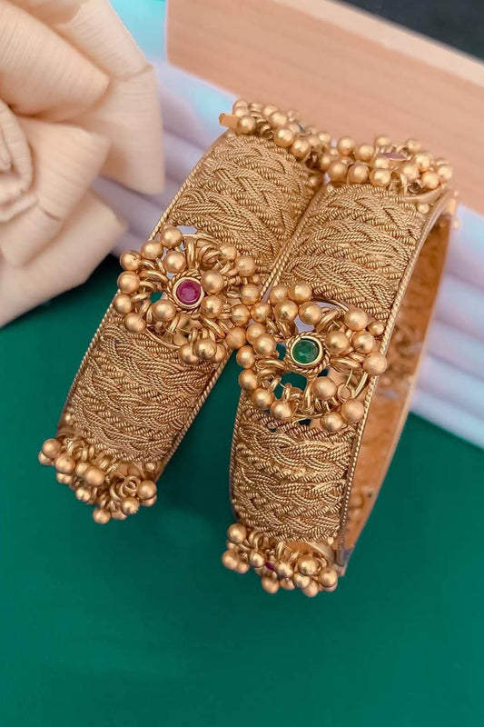 Golden Kundan Bangles - Luxurion World