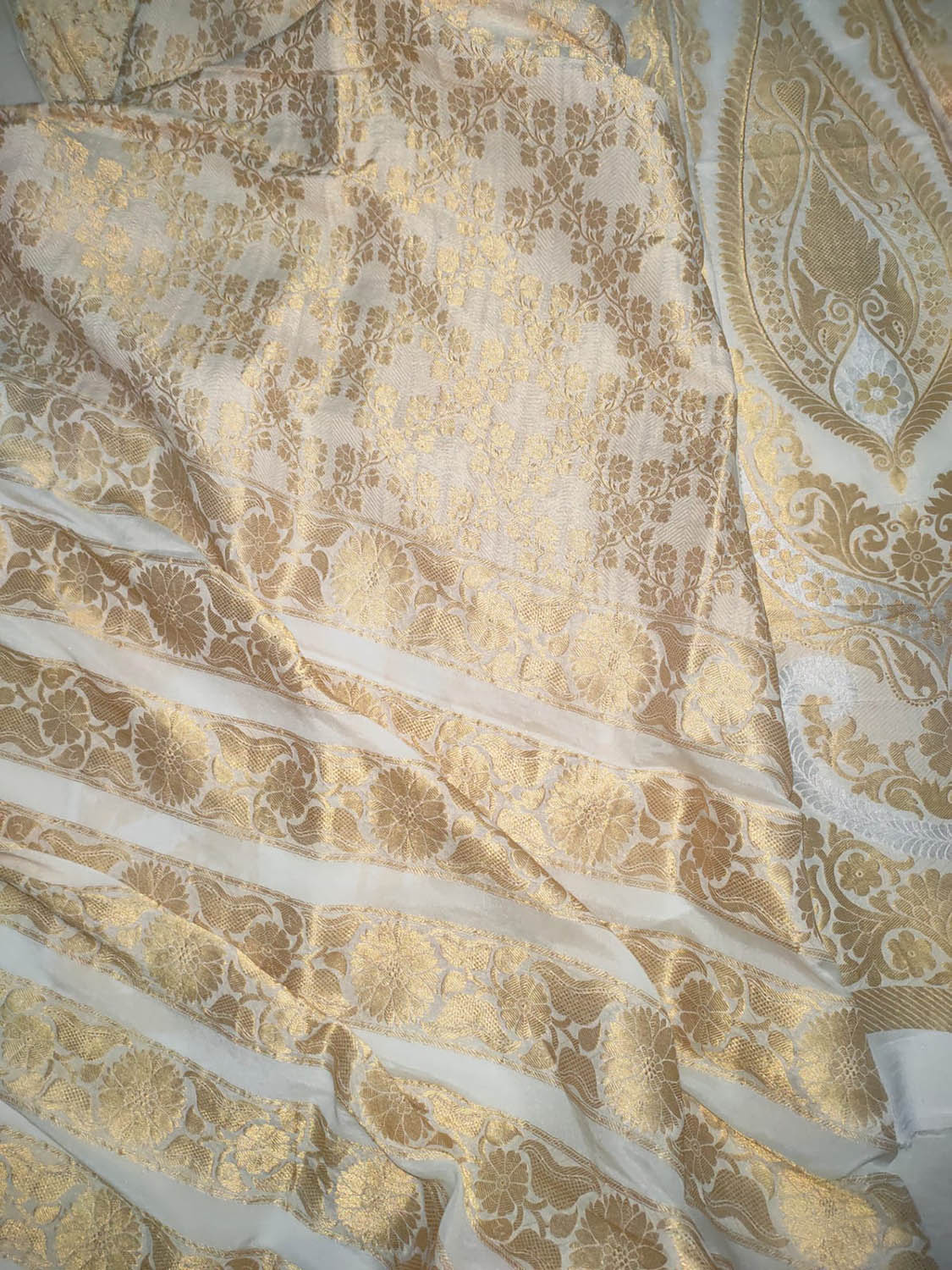 Dyeable Banarasi Handloom Pure Georgette Unstitched Lehenga Set - Luxurion World