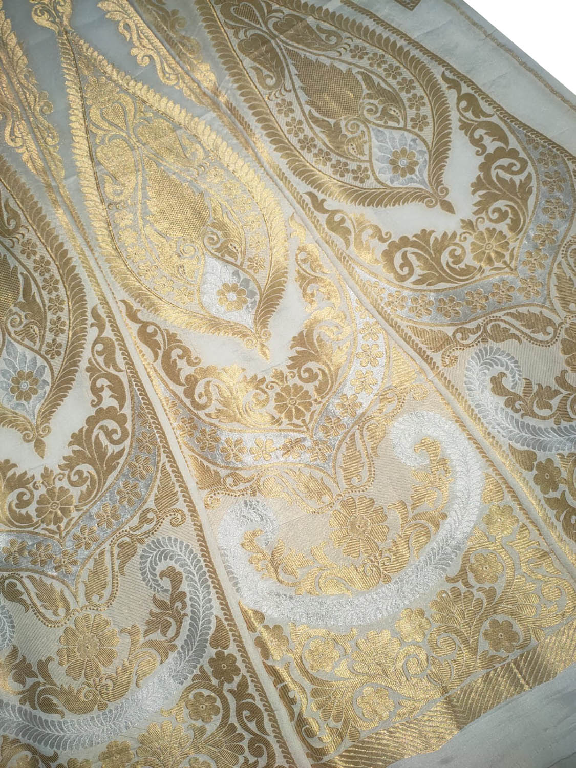 Dyeable Banarasi Handloom Pure Georgette Unstitched Lehenga Set - Luxurion World