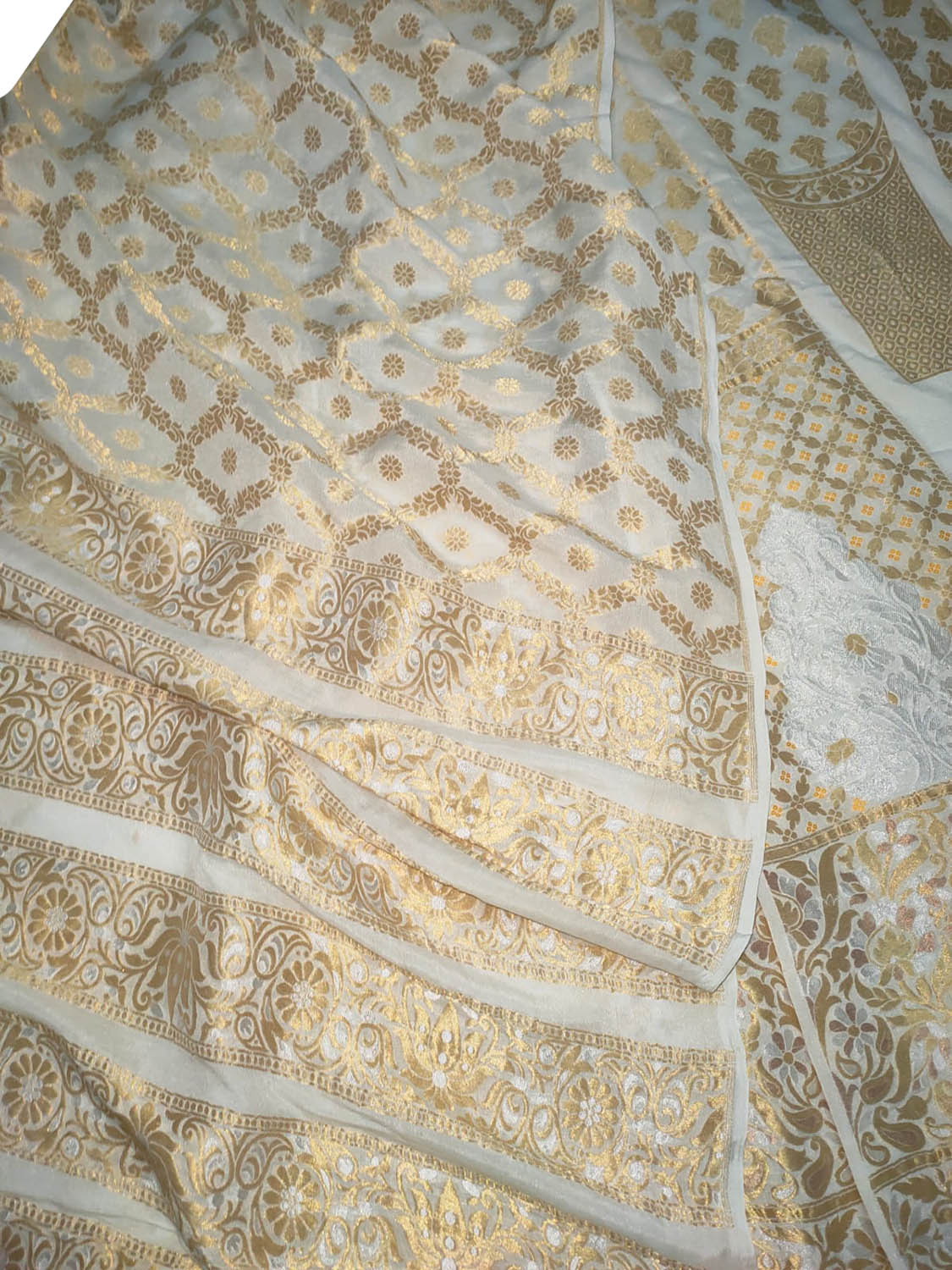 Dyeable Banarasi Handloom Pure Georgette Unstitched Lehenga Set - Luxurion World