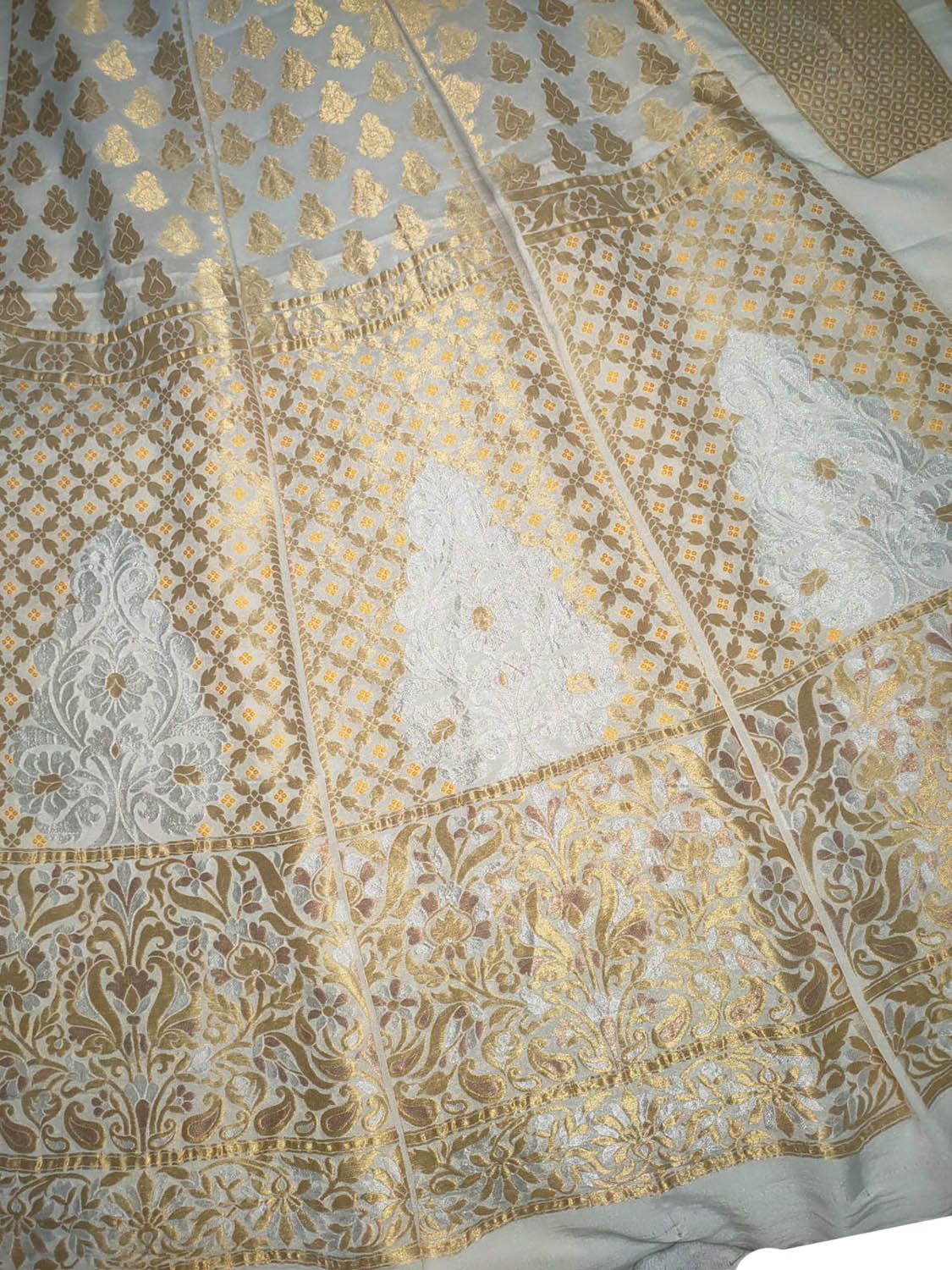 Dyeable Banarasi Handloom Pure Georgette Unstitched Lehenga Set - Luxurion World