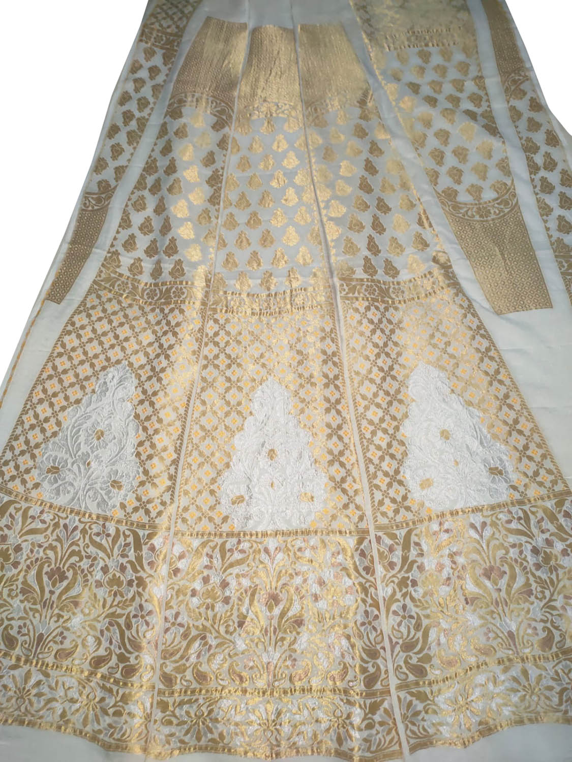 Dyeable Banarasi Handloom Pure Georgette Unstitched Lehenga Set - Luxurion World