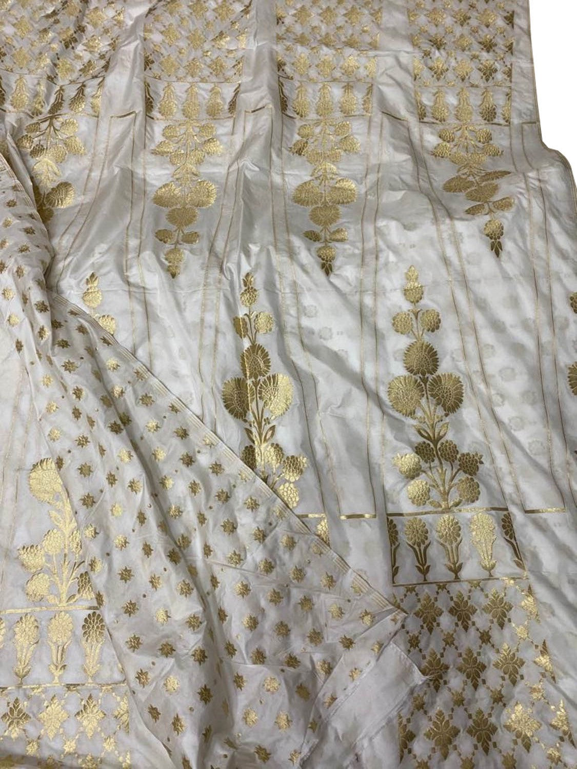 Dazzling Dyeable Banarasi Silk Lehenga: Unstitched Elegance - Luxurion World