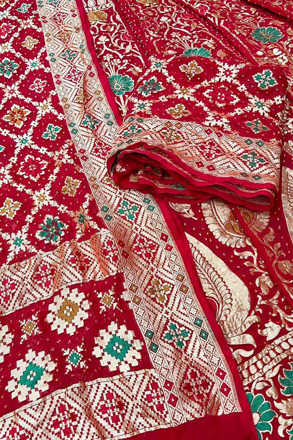 Red Banarasi Bandhani Pure Georgette Unstitched Lehenga Set - Luxurion World