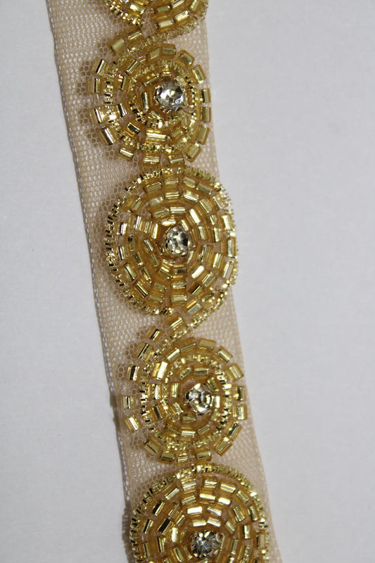 Luxurious Golden Handwork Lace: 9 Meter Roll of Exquisite Embellishments
