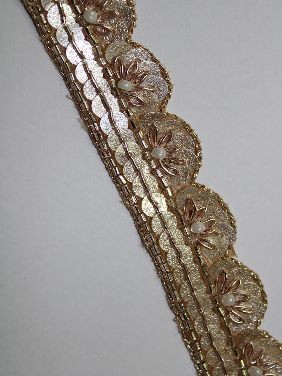 Exquisite Golden Handwork Lace: A Masterpiece of Embellishment ( Roll OF 9 Meter ) - Luxurion World