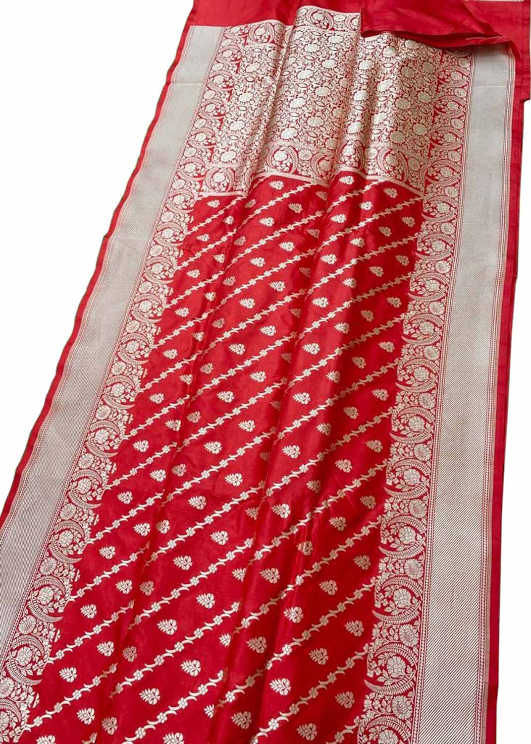 Red Banarasi Handloom Pure Katan Silk Saree - Luxurion World