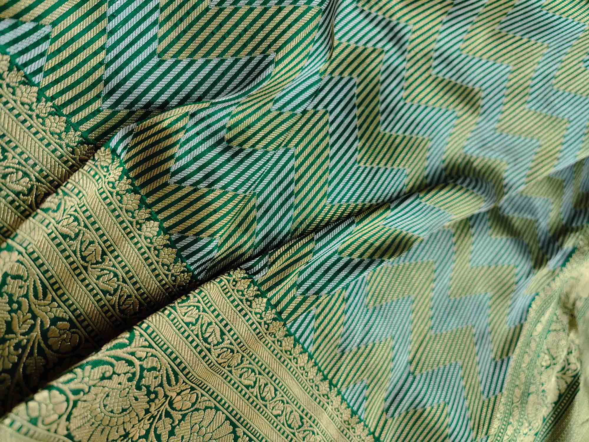 Green Handloom Banarasi Pure Katan Silk Zig Zag Design Saree - Luxurion World