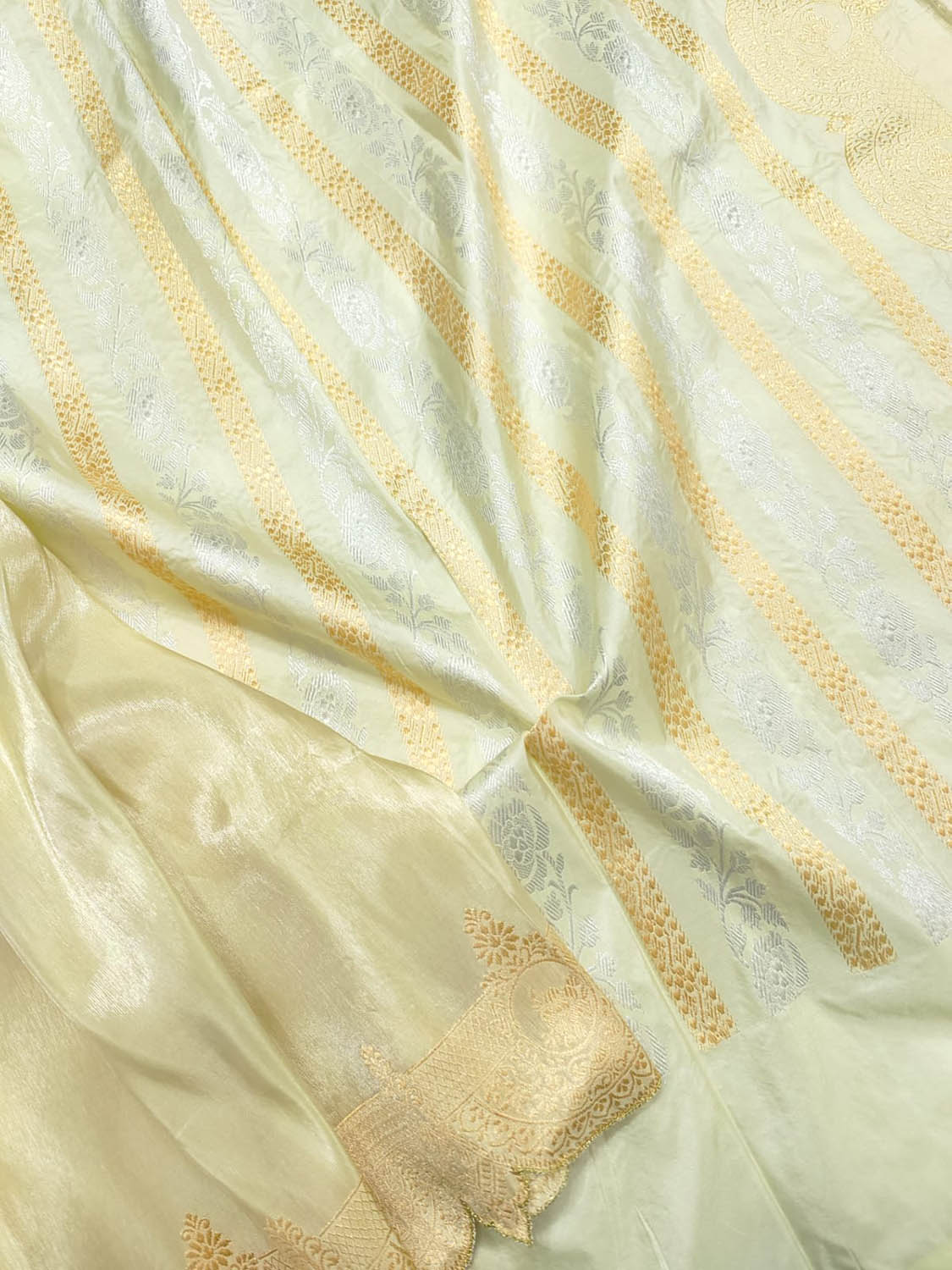 Pastel Handloom Banarasi Pure Tissue Katan Silk Scalloped Border Saree - Luxurion World