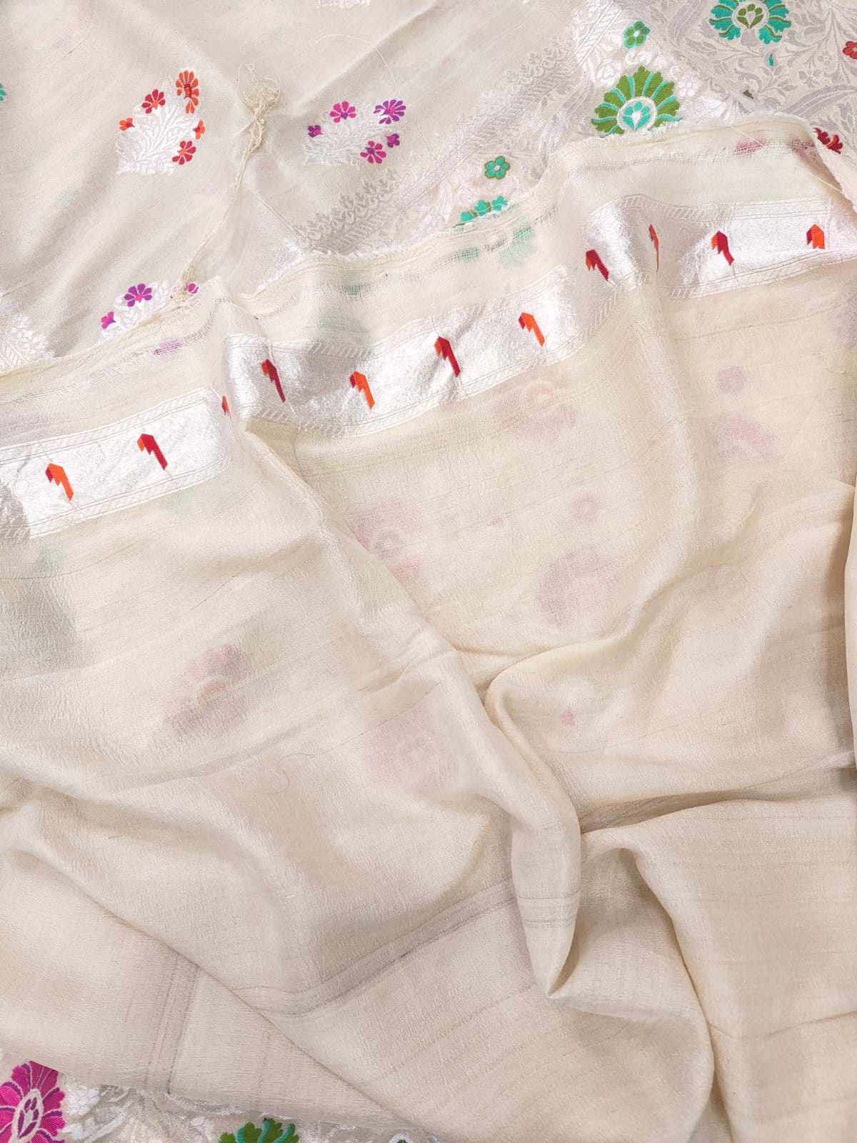 Dyeable Banarasi Handloom Pure Tussar Georgette Meenakari Saree - Luxurion World
