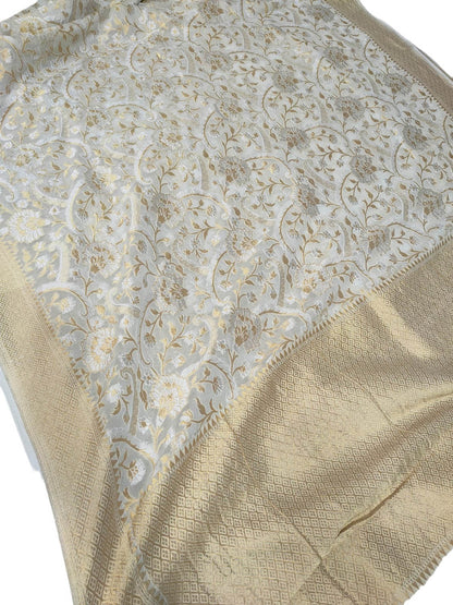 Dazzling Dyeable Banarasi Handloom Georgette Saree: Pure Elegance - Luxurion World
