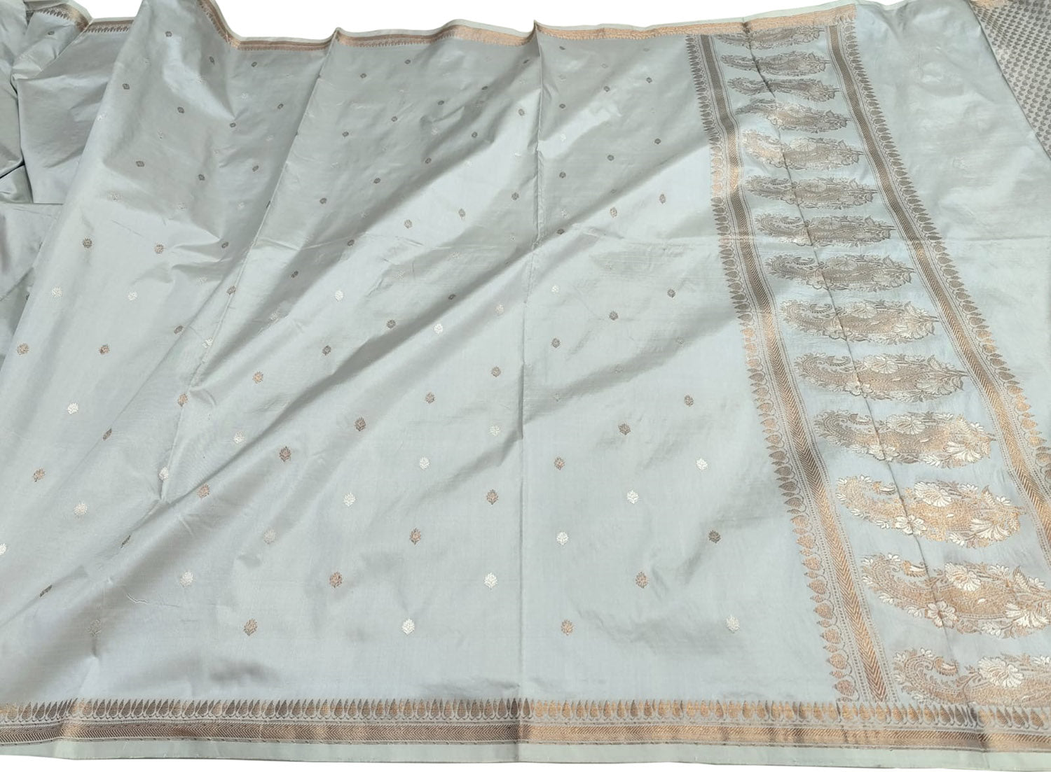Grey Banarasi Handloom Pure Katan Silk Saree - Luxurion World