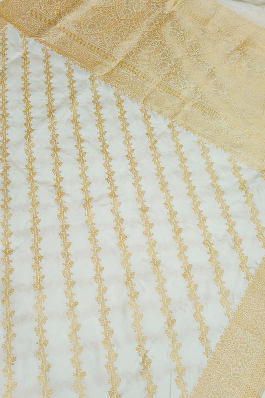 Off White Banarasi Handloom Pure Katan Silk Kadwa Weaved Stripes Design Saree - Luxurion World