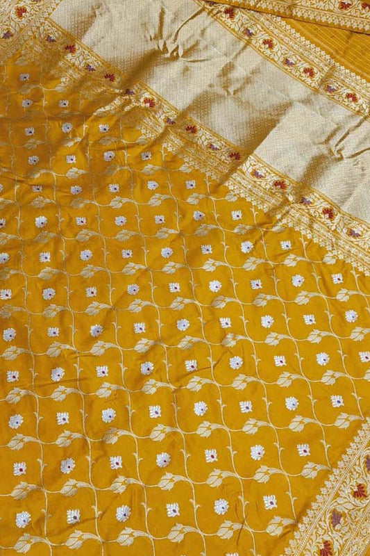 Yellow Banarasi Handloom Pure Katan Silk Kadwa Weaved Flower Design Saree - Luxurion World