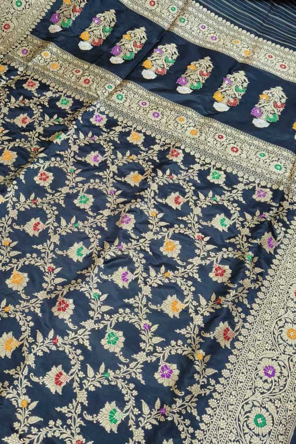 Black Banarasi Handloom Pure Katan Silk Saree - Luxurion World