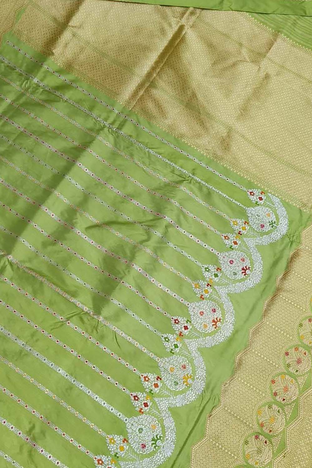 Green Banarasi Pure Katan Silk Handloom Stripe Design Saree - Luxurion World