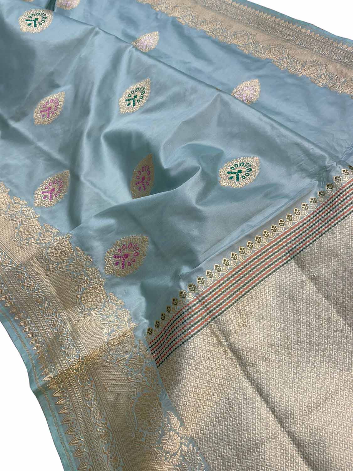 Elegant Blue Banarasi Handloom Pure Katan Silk Saree - Luxurion World