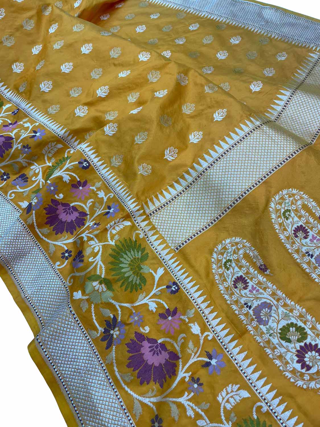 Exquisite Yellow Banarasi Handloom Pure Katan Silk Saree - Luxurion World