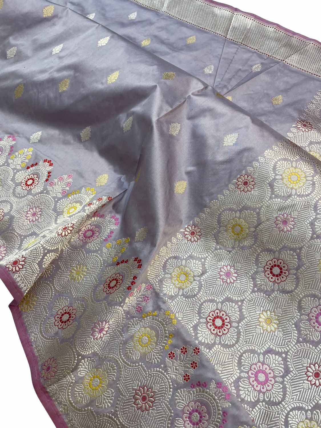 Exquisite Grey Banarasi Handloom Pure Katan Silk Saree: Timeless Elegance - Luxurion World