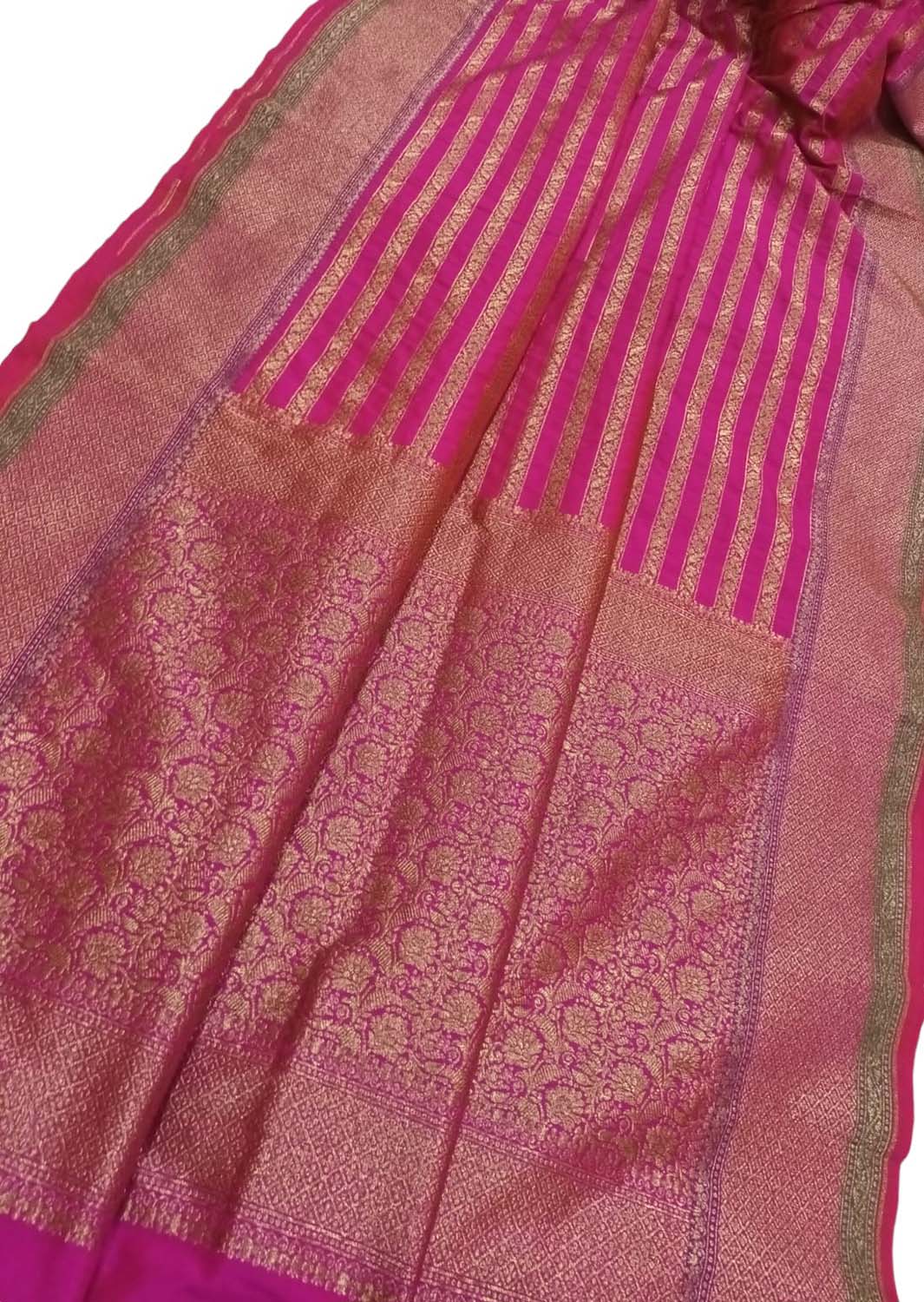 Elegant Pink Banarasi Silk Saree: A Timeless Classic - Luxurion World