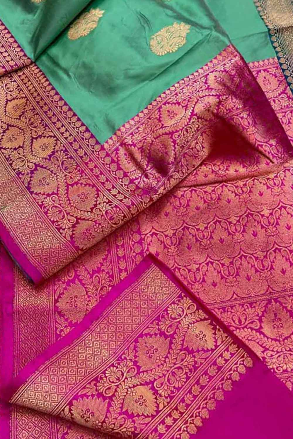 Green Banarasi Handloom Pure Katan Silk Saree - Luxurion World