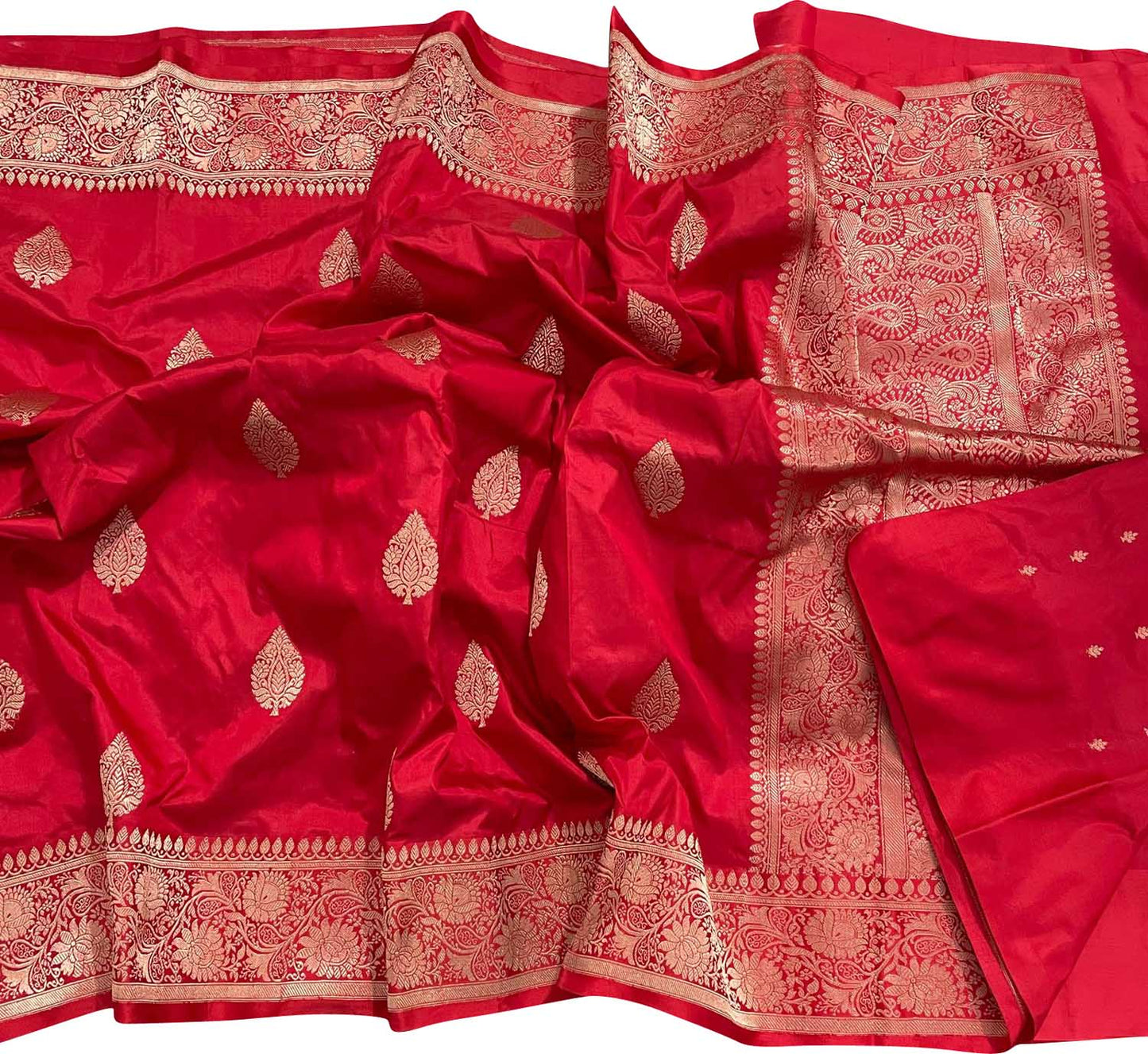 Elegant Red Banarasi Silk Saree: Timeless Beauty in Pure Katan - Luxurion World