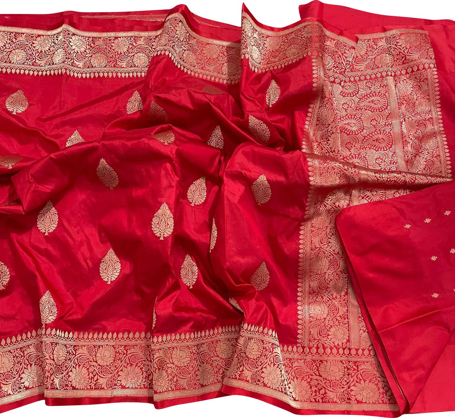 Elegant Red Banarasi Silk Saree: Timeless Beauty in Pure Katan - Luxurion World