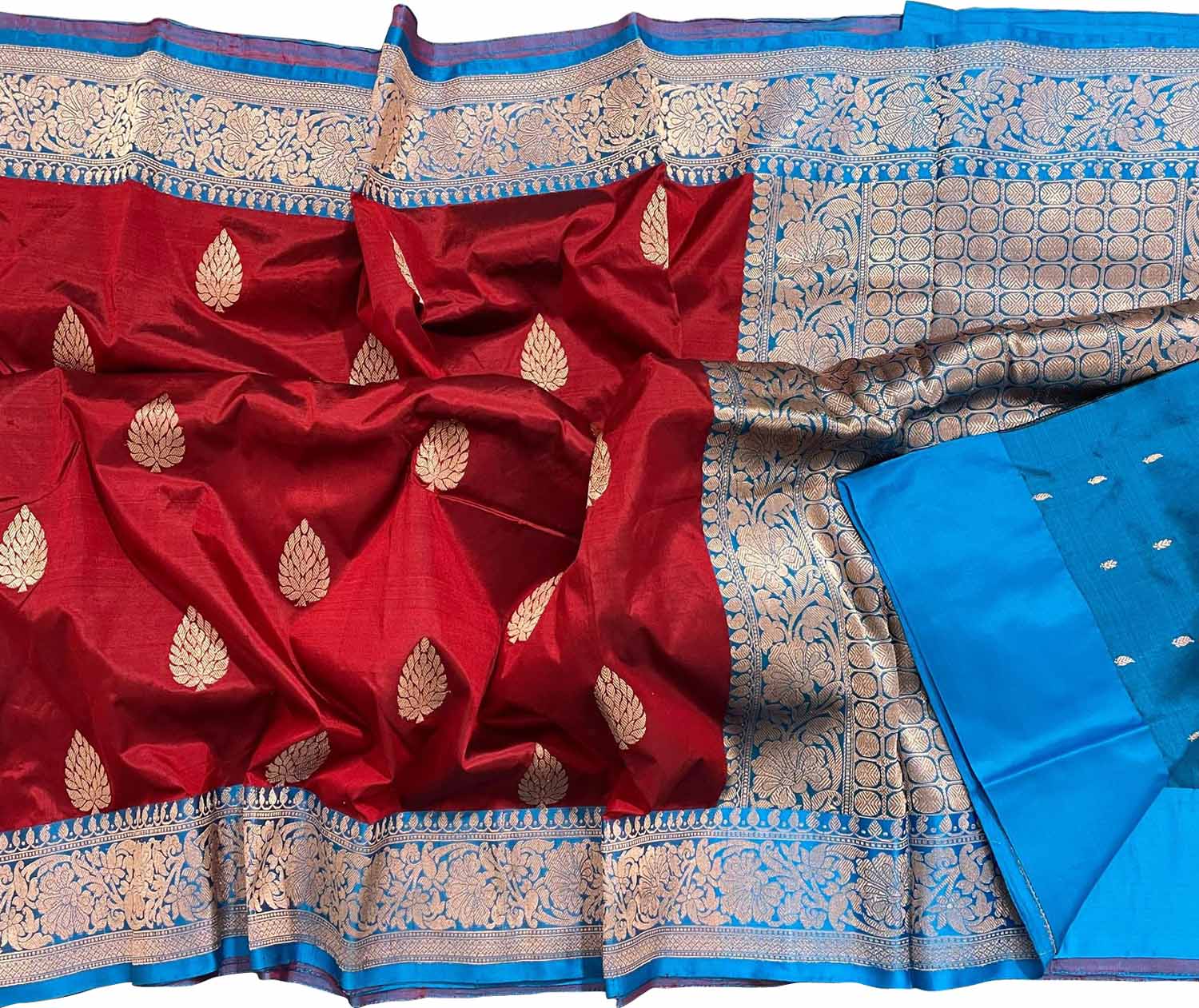 Elegant Red Banarasi Silk Saree: Traditional Woven Beauty - Luxurion World