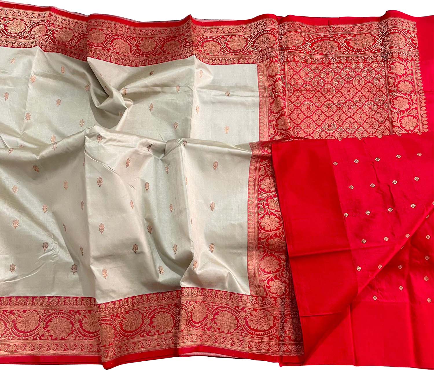 Elegant Off White Banarasi Silk Saree: A Timeless Classic - Luxurion World