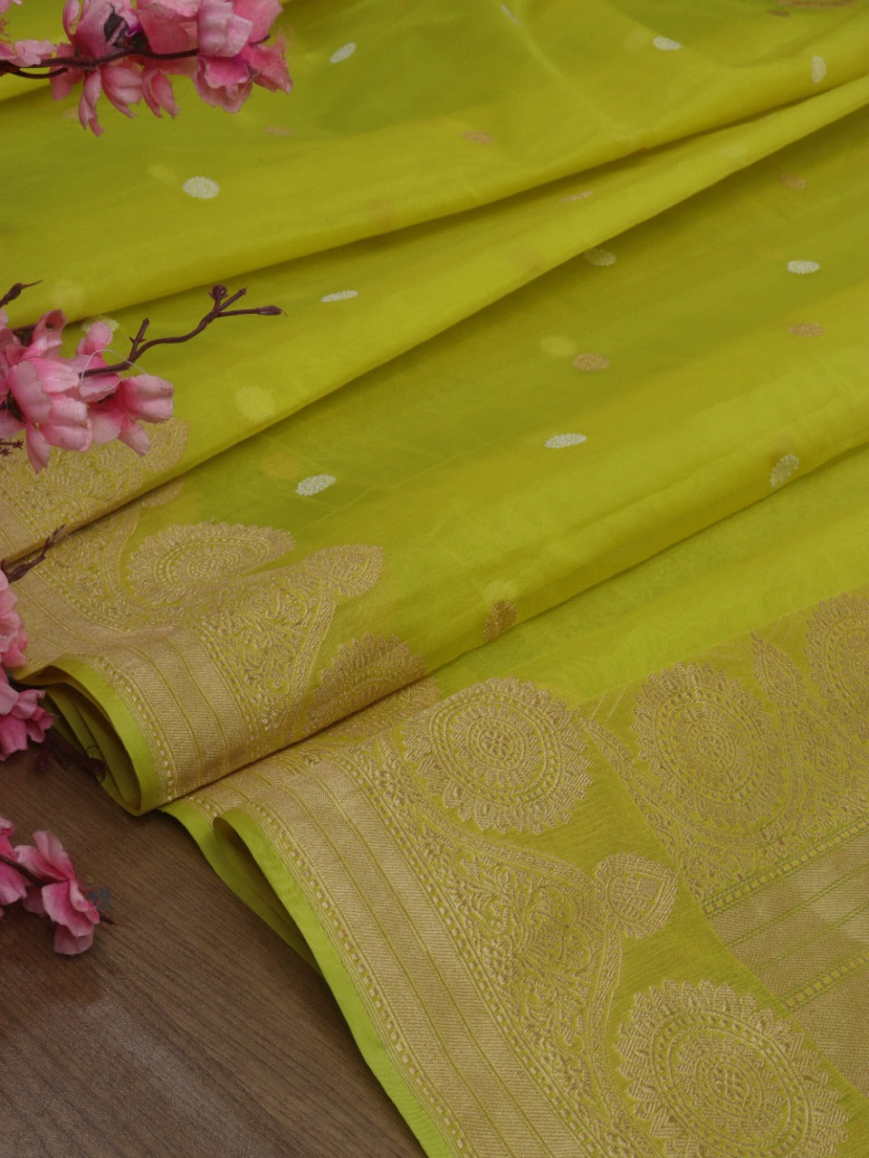 Yellow Handloom Banarasi Pure Kora Silk Saree - Luxurion World