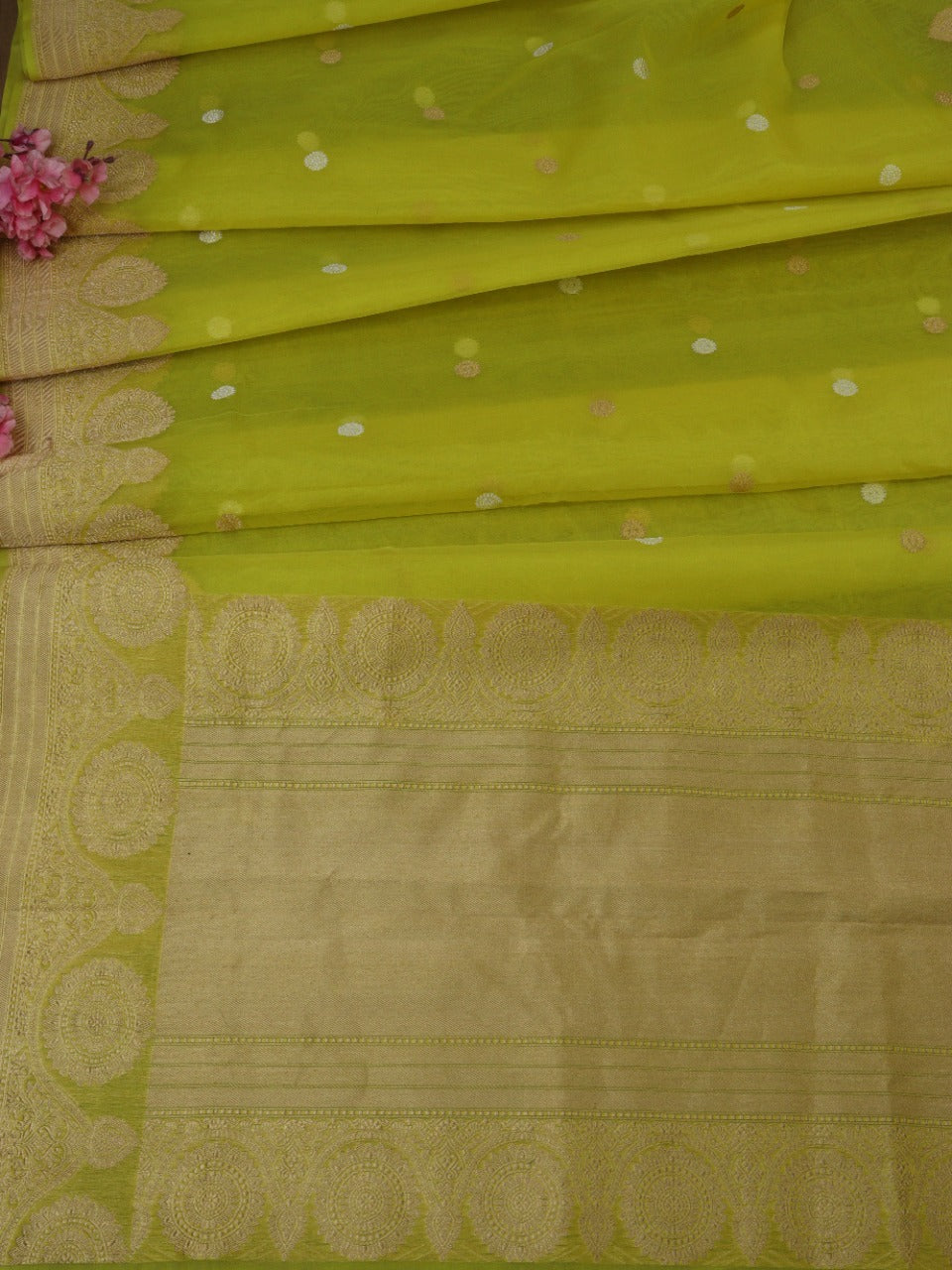 Yellow Handloom Banarasi Pure Kora Silk Saree - Luxurion World