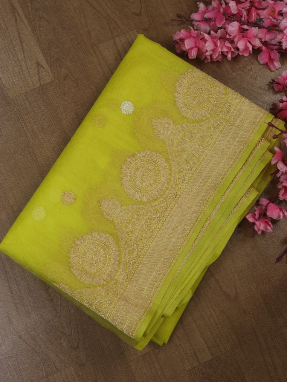 Yellow Handloom Banarasi Pure Kora Silk Saree - Luxurion World