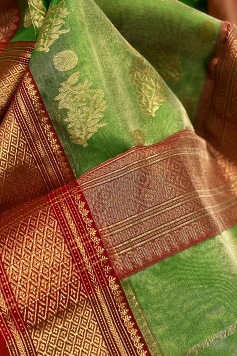 Shop Handloom Green Chanderi Katan Organza Silk Saree - Elegant & Timeless - Luxurion World